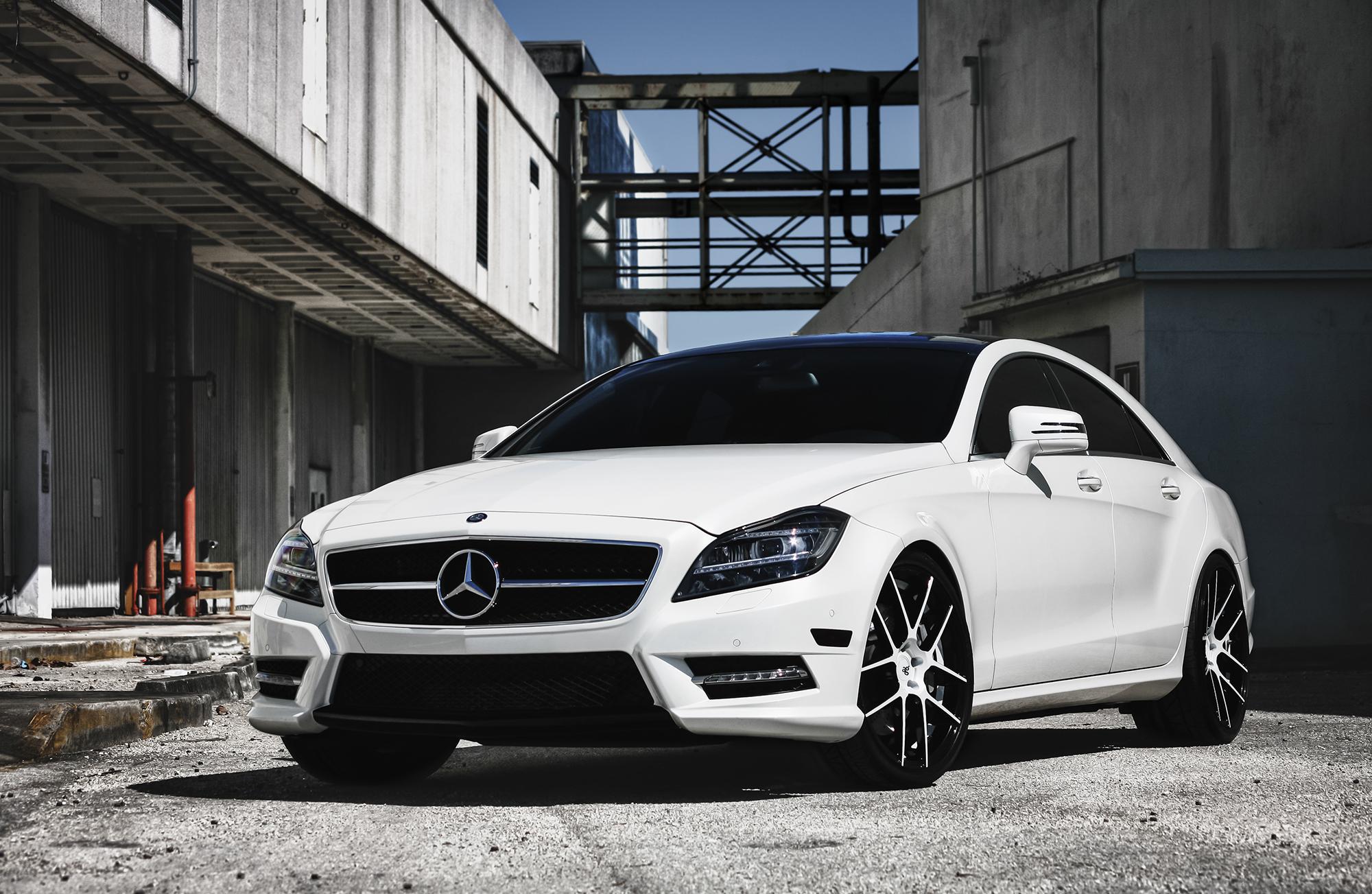 Avant Garde M510 Custom Paint on Mercedes Benz CLS 550
